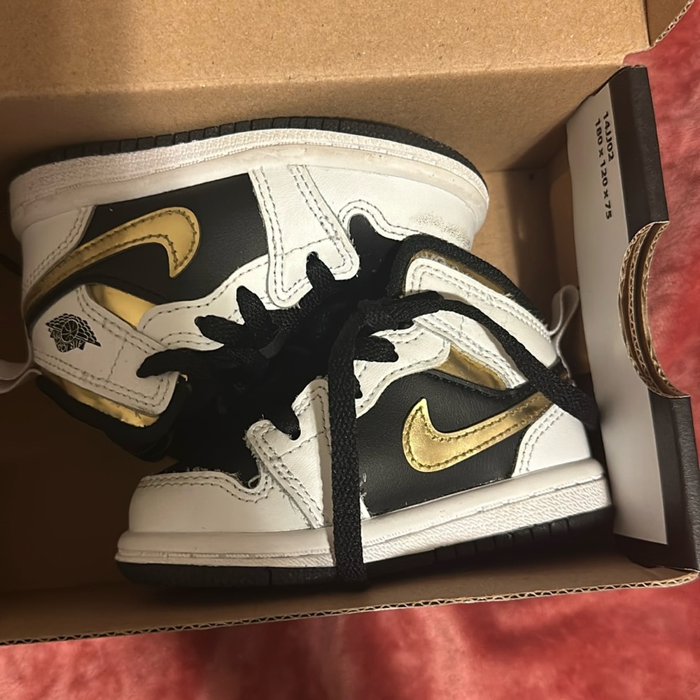 Jordan 1 sneakers